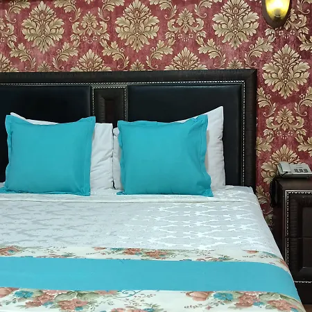 Saray Hotel 3*